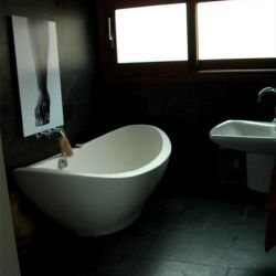 Imatges de l'habitatge unifamiliar aïllat amb piscina a Abrera