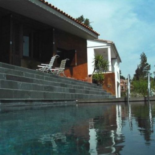 Imatges de l'habitatge unifamiliar aïllat amb piscina a Abrera